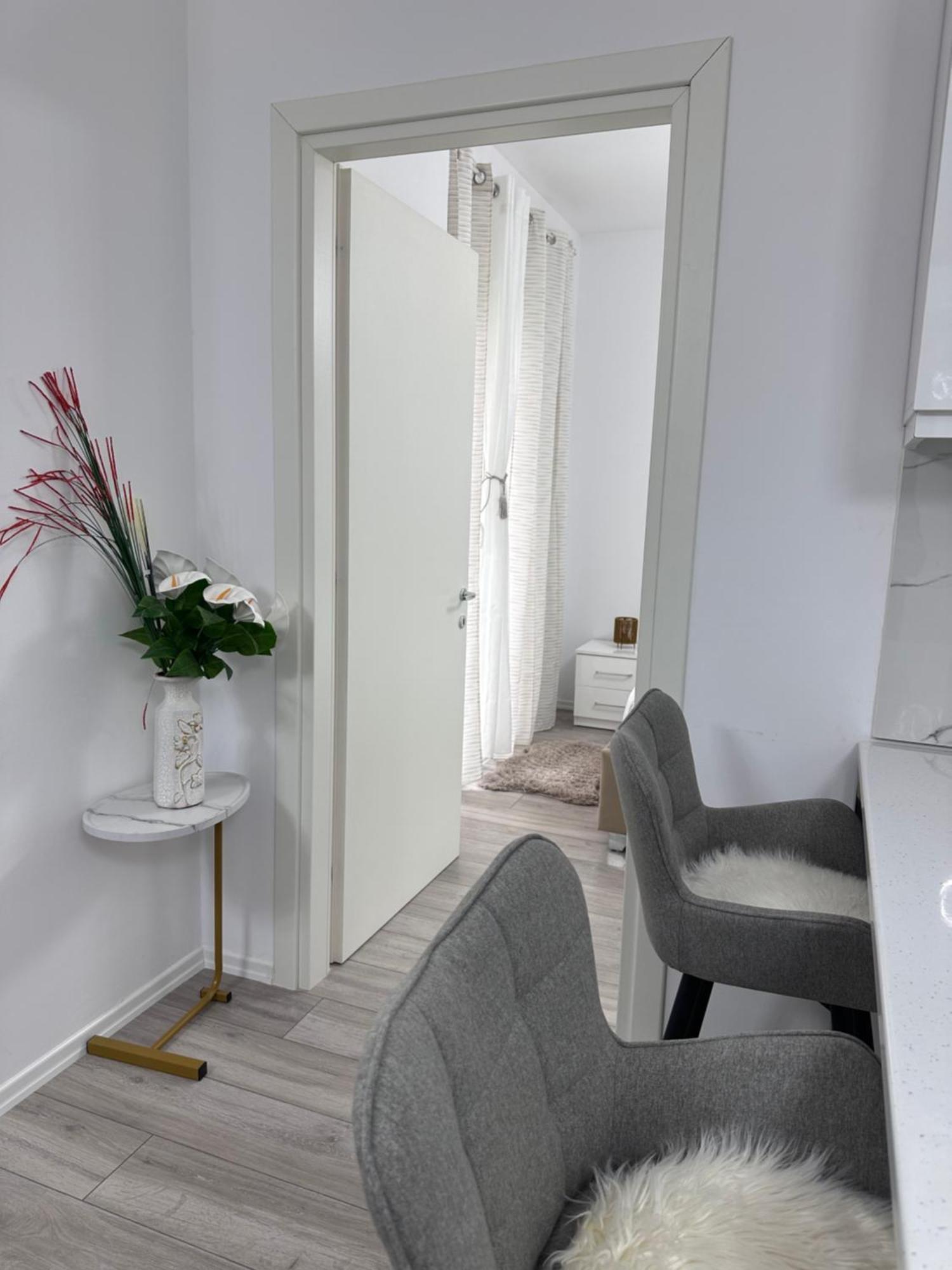 Bratti'S Apartment Near Tirana Center And Mother Teresa Airport エクステリア 写真